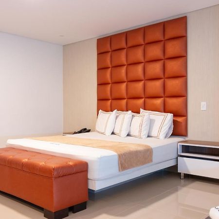 Infinity Hotel Меделин Екстериор снимка