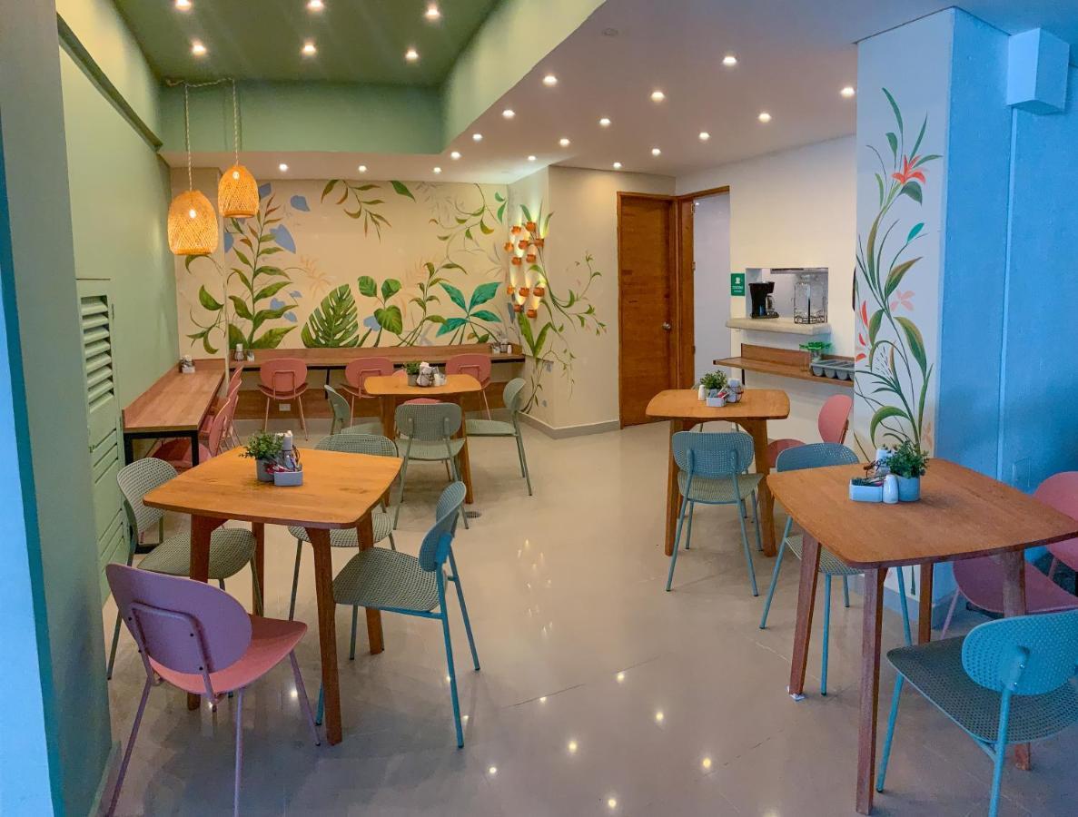 Infinity Hotel Меделин Екстериор снимка
