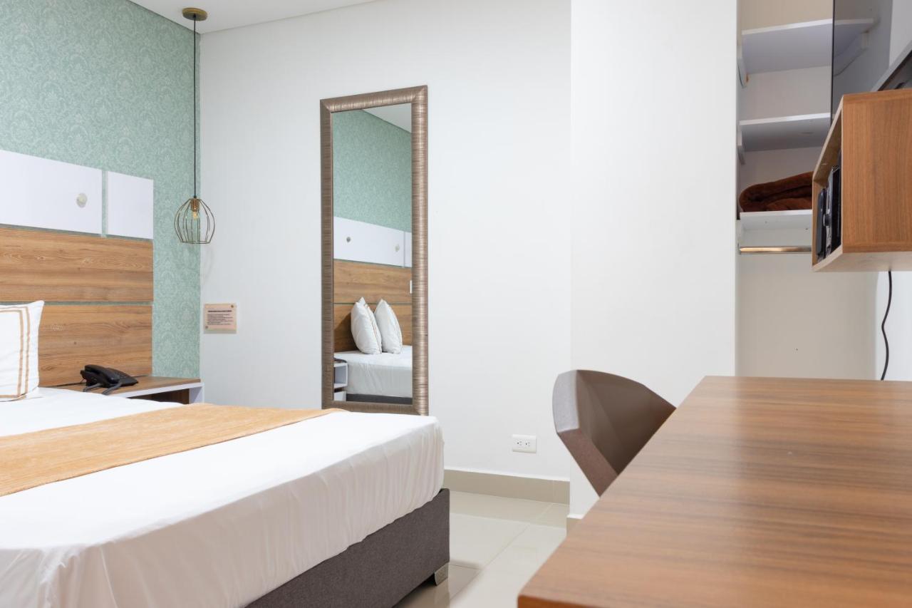 Infinity Hotel Меделин Екстериор снимка