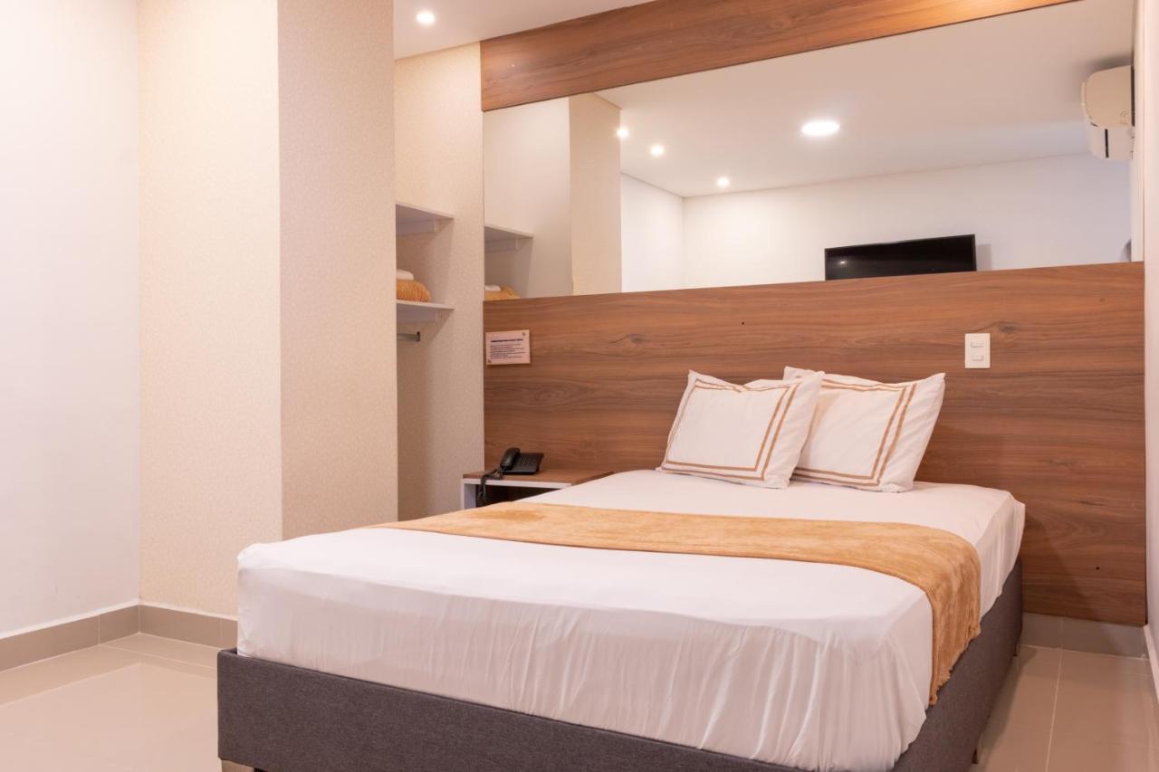 Infinity Hotel Меделин Екстериор снимка