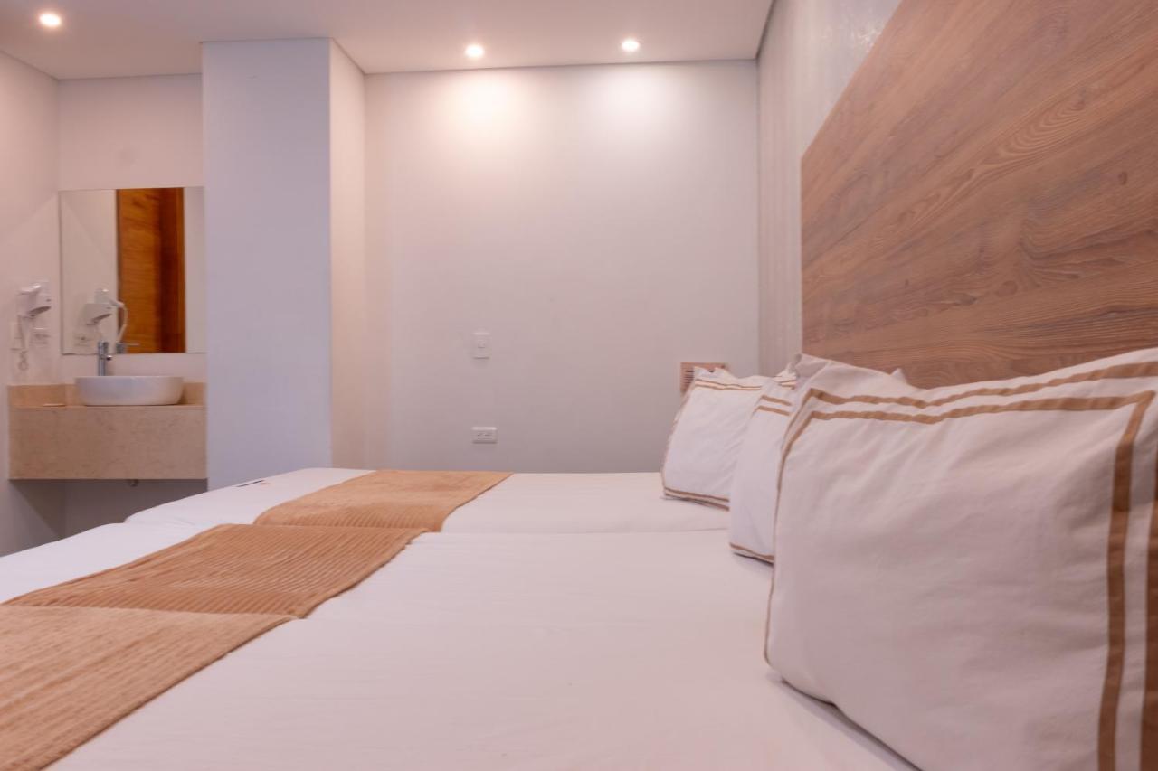 Infinity Hotel Меделин Екстериор снимка