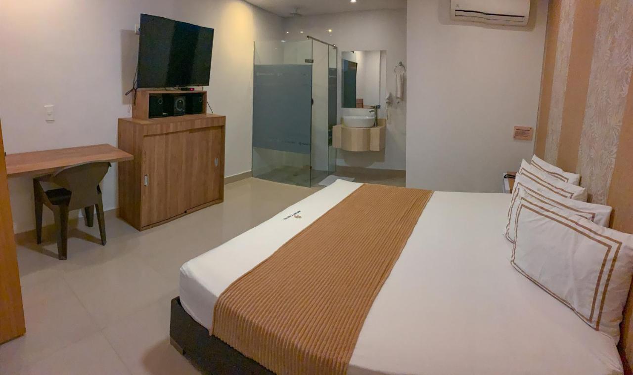 Infinity Hotel Меделин Екстериор снимка