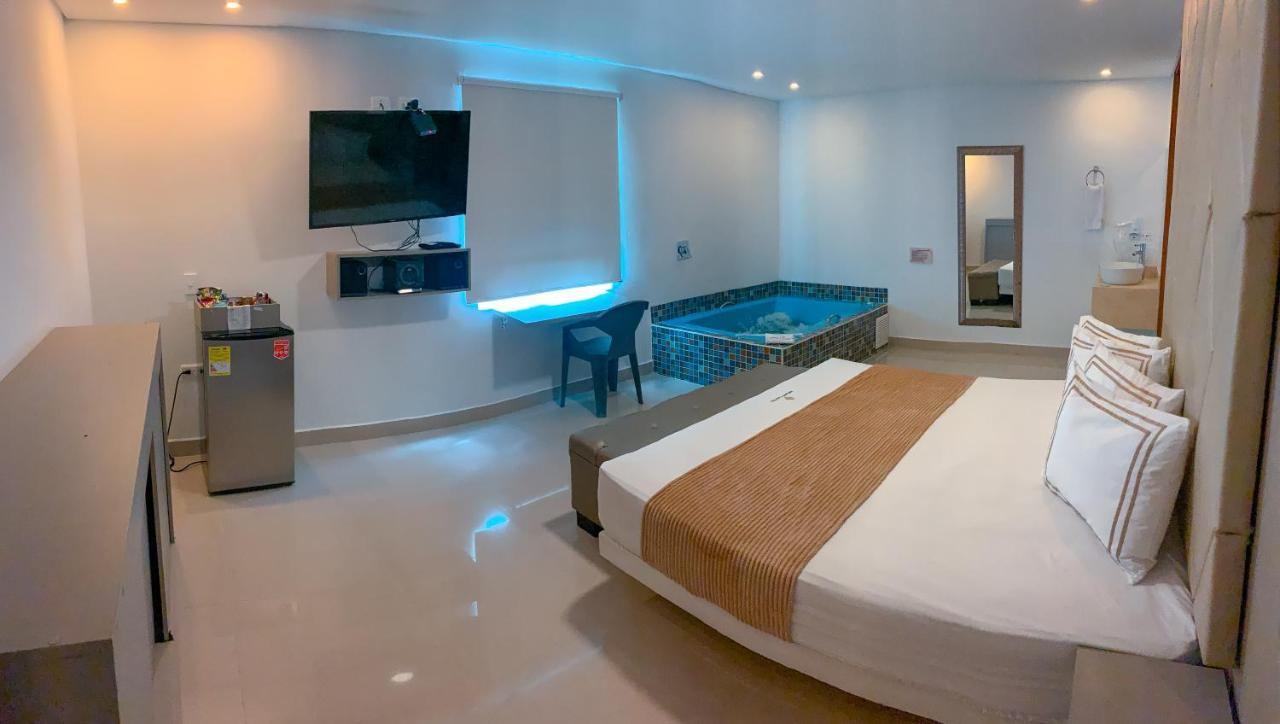 Infinity Hotel Меделин Екстериор снимка