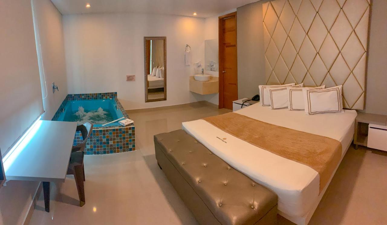 Infinity Hotel Меделин Екстериор снимка
