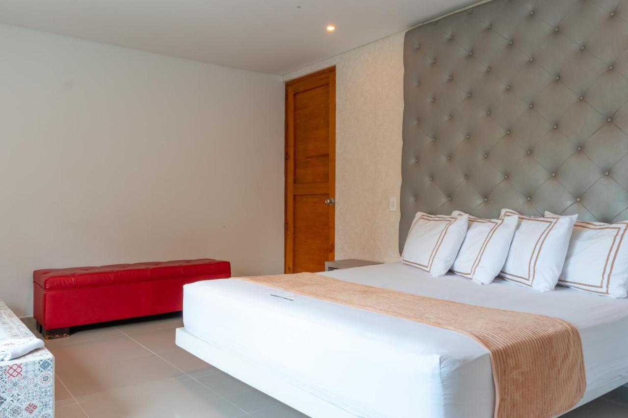 Infinity Hotel Меделин Екстериор снимка