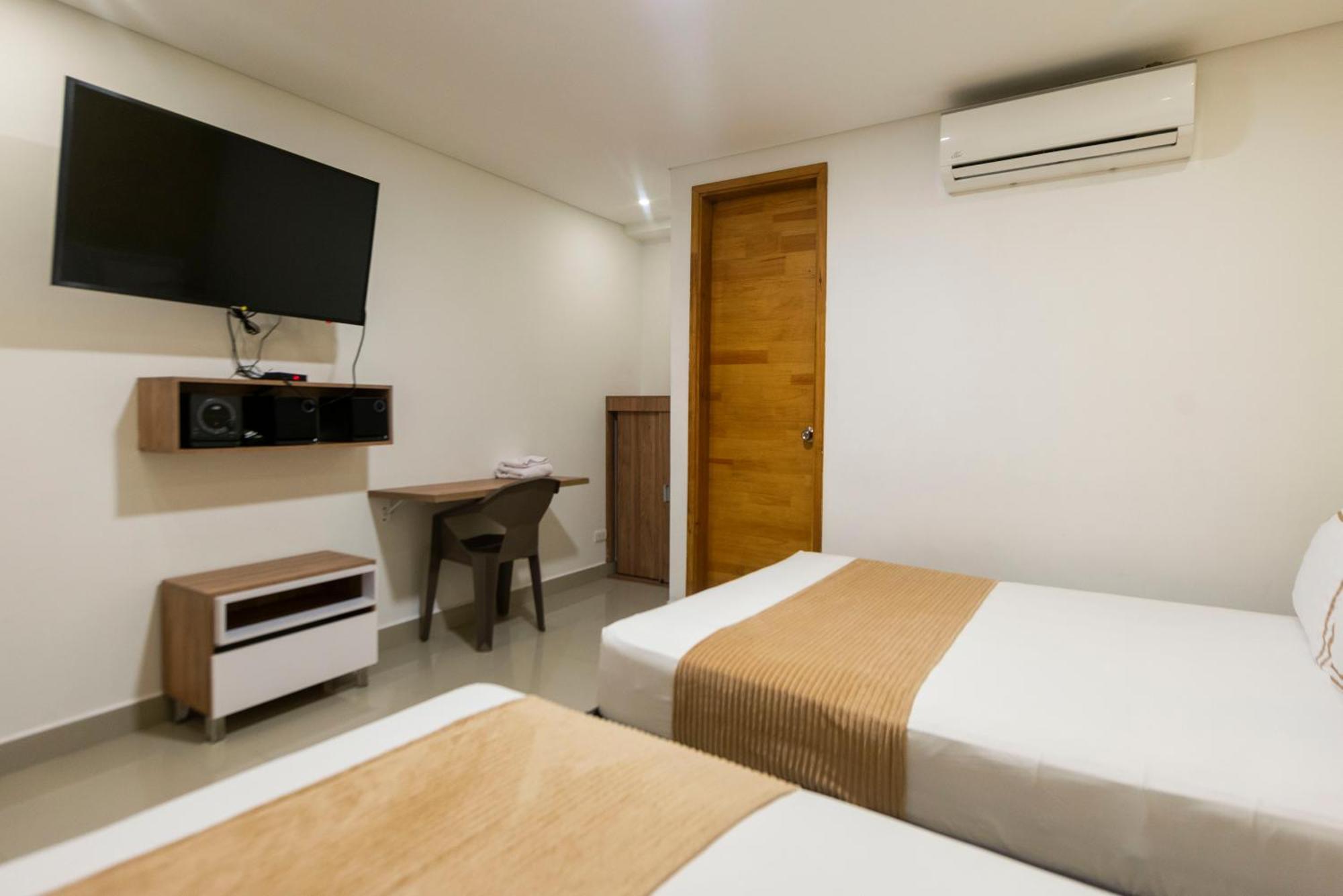 Infinity Hotel Меделин Екстериор снимка