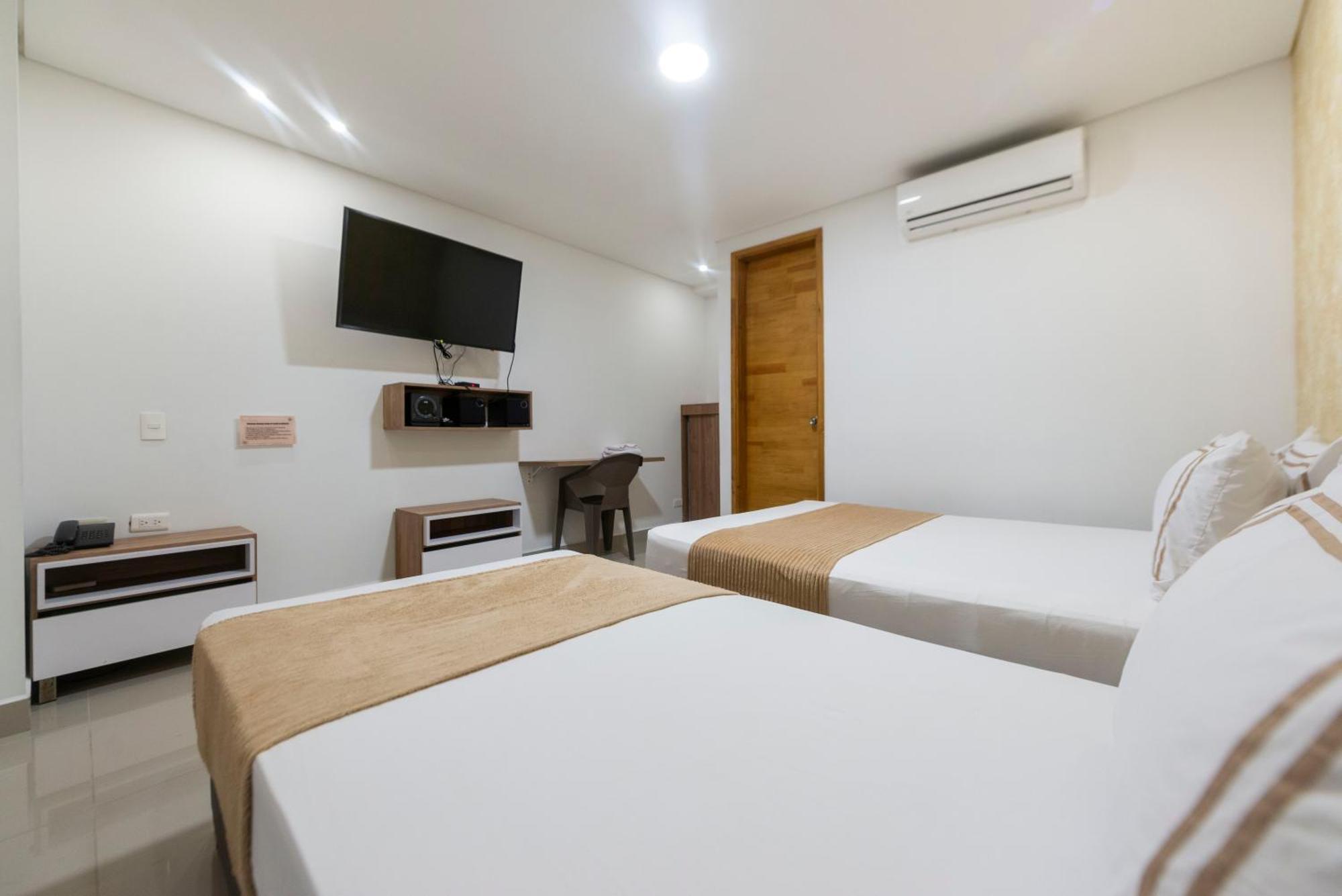 Infinity Hotel Меделин Екстериор снимка