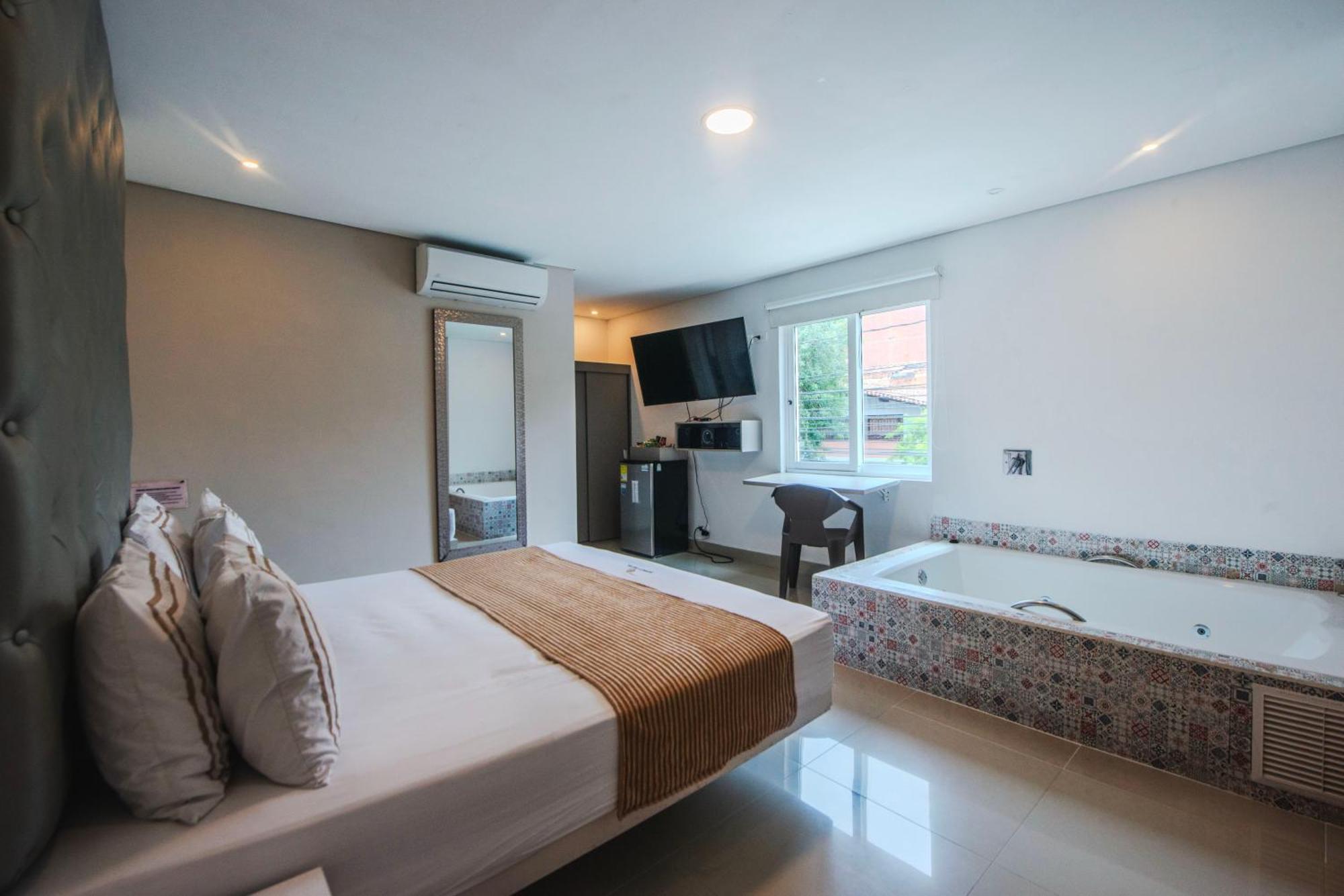 Infinity Hotel Меделин Екстериор снимка
