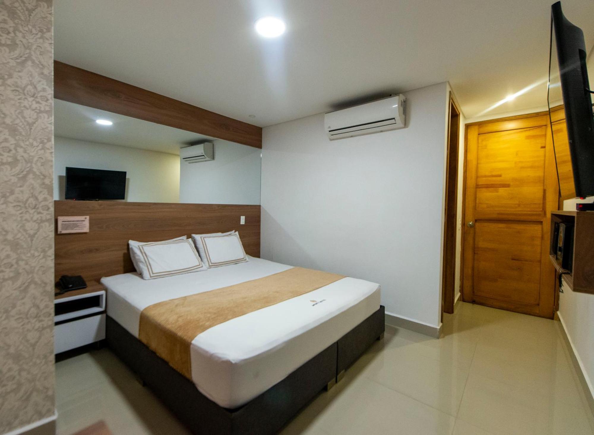 Infinity Hotel Меделин Екстериор снимка